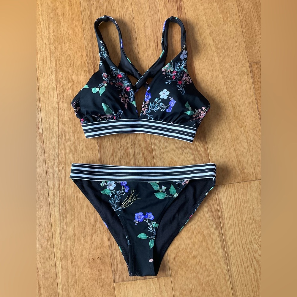 Athleta Gold Coast Bikini Top Racer Back and Banded Bottom Black XS